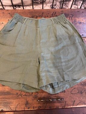 Nomad Olive Green High-Waist Linen Shorts